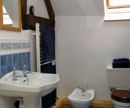 Отель Barley Mow House Aston Rogers Экстерьер фото